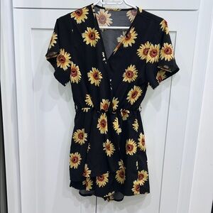 SHEIN Black Sunflower Print Short Sleeve Romper